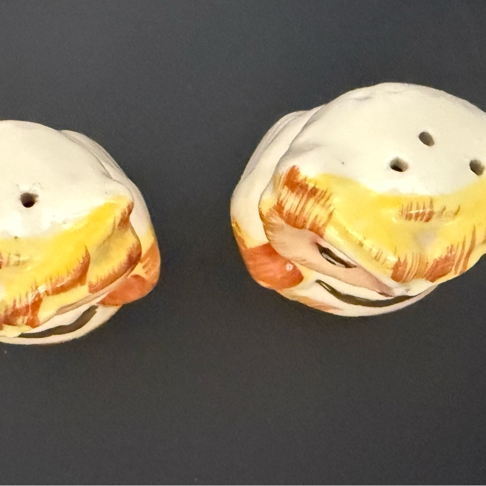 Vintage Owl Salt and Pepper Shakers cork stopper gold accents - Picture 3 of 6